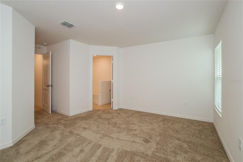 For Rent: $2,185 (4 beds, 2 baths, 1851 Square Feet)