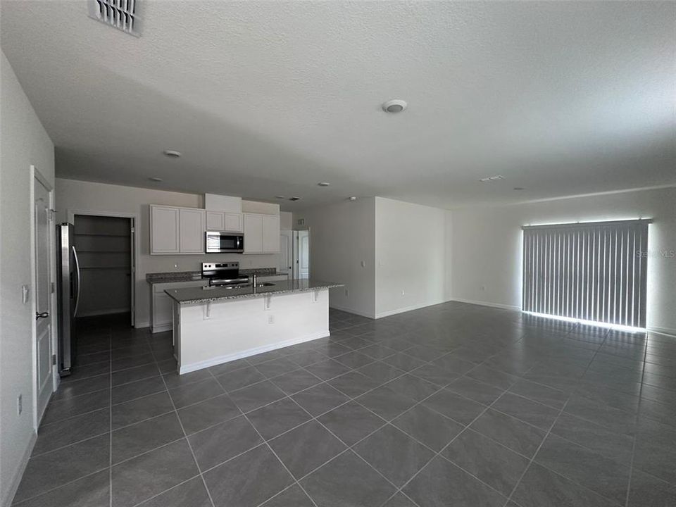 For Rent: $2,650 (5 beds, 3 baths, 2447 Square Feet)