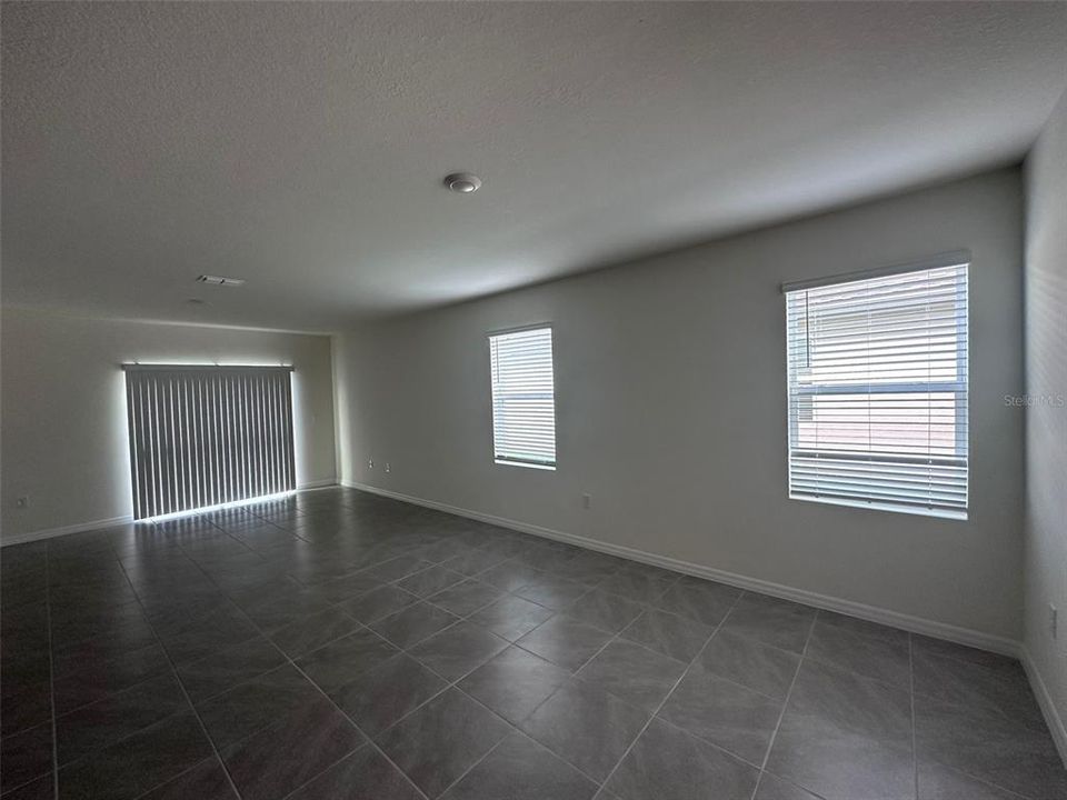 For Rent: $2,650 (5 beds, 3 baths, 2447 Square Feet)