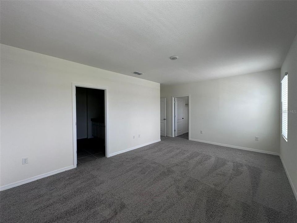 For Rent: $2,650 (5 beds, 3 baths, 2447 Square Feet)