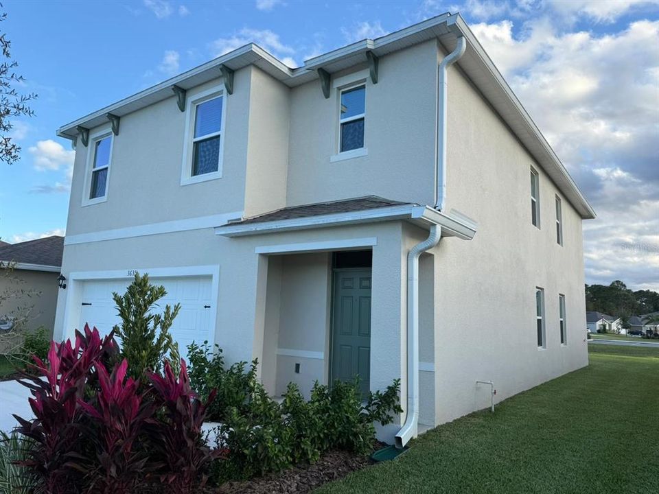 For Rent: $2,650 (5 beds, 3 baths, 2447 Square Feet)