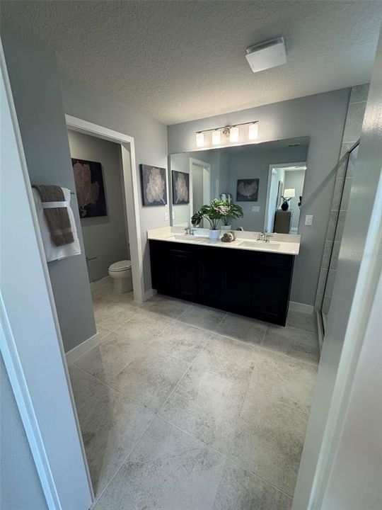 Под контрактом: $354,810 (3 спален, 2 ванн, 1899 Квадратных фут)