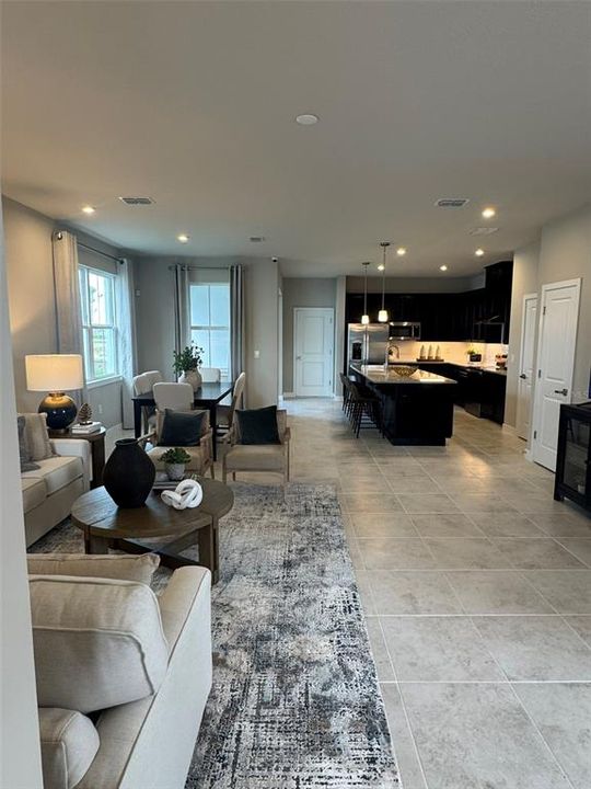 Под контрактом: $354,810 (3 спален, 2 ванн, 1899 Квадратных фут)