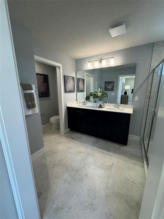 Под контрактом: $354,810 (3 спален, 2 ванн, 1899 Квадратных фут)