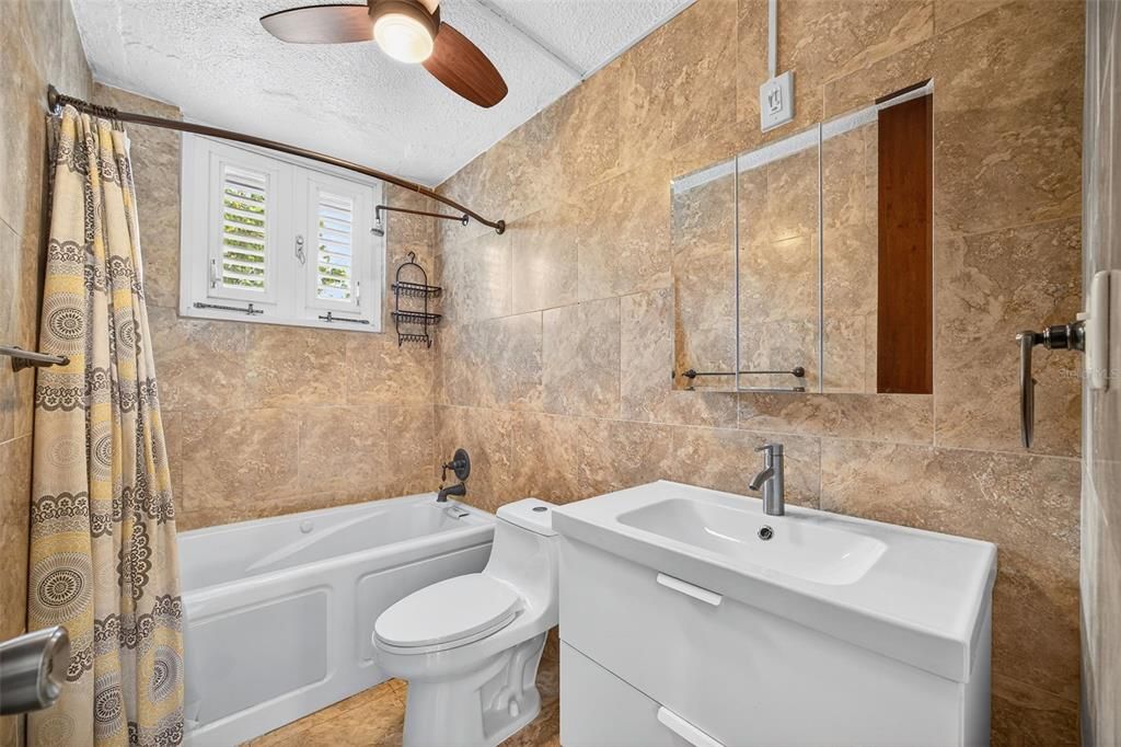 На продажу: $549,000 (3 спален, 1 ванн, 1486 Квадратных фут)