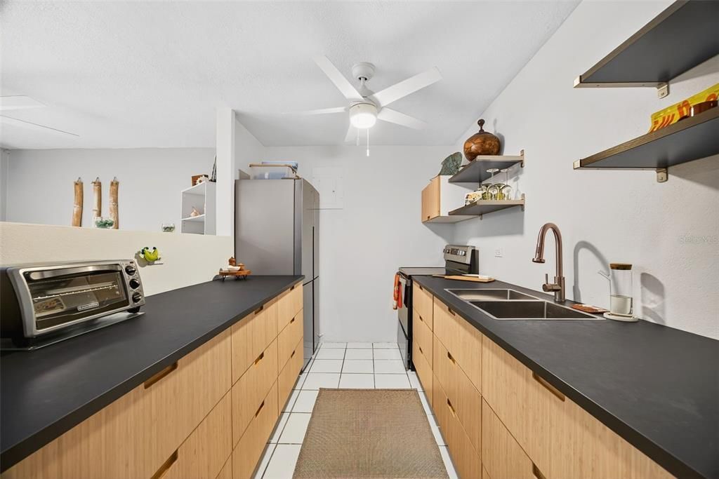 На продажу: $549,000 (3 спален, 1 ванн, 1486 Квадратных фут)