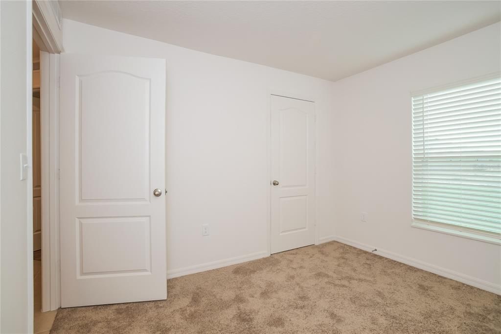 出租: $2,245 (4 贝兹, 2 浴室, 1842 平方英尺)