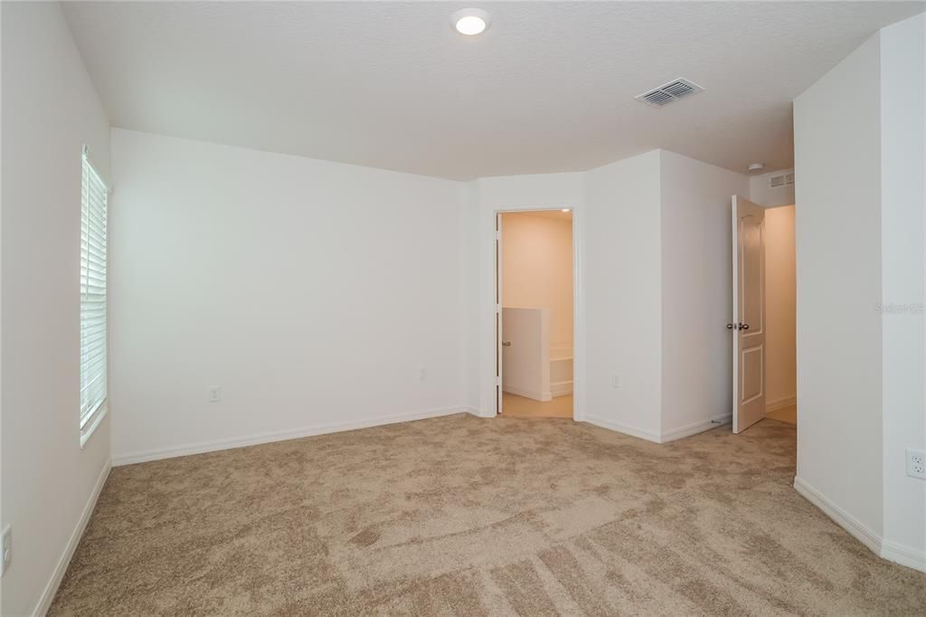 出租: $2,245 (4 贝兹, 2 浴室, 1842 平方英尺)