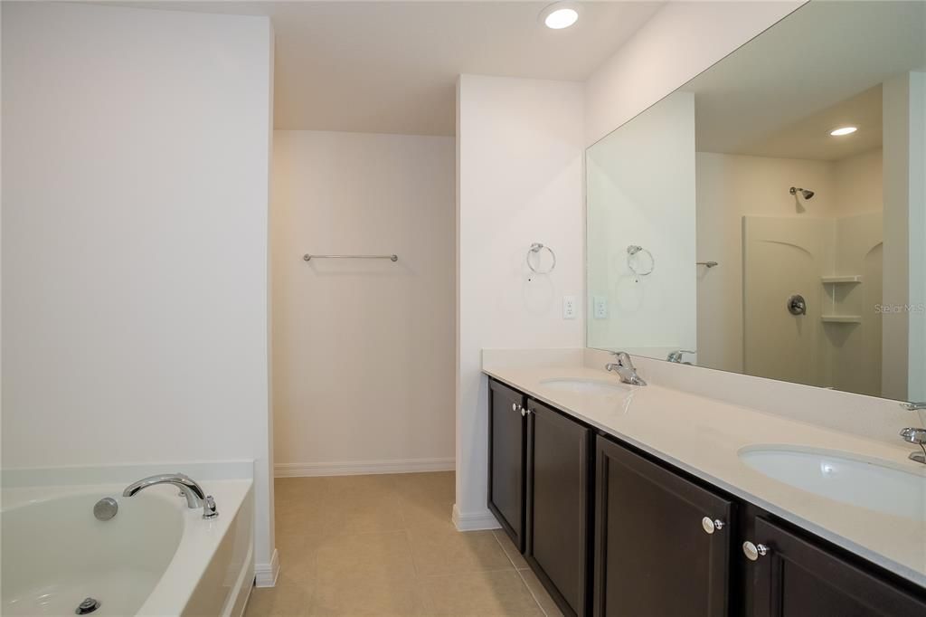 出租: $2,245 (4 贝兹, 2 浴室, 1842 平方英尺)