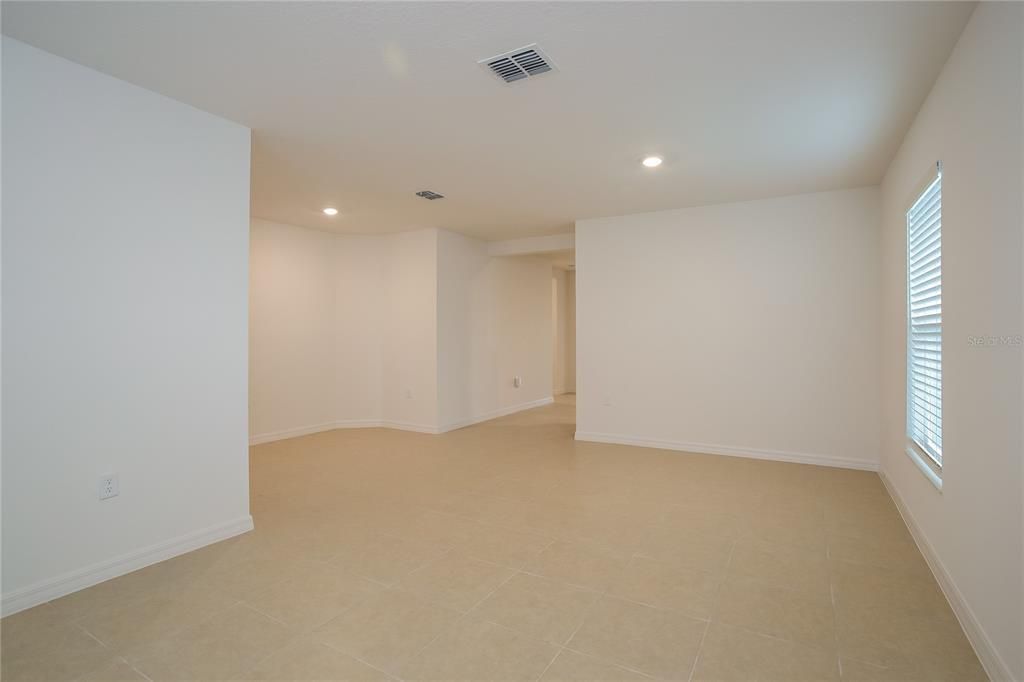 出租: $2,245 (4 贝兹, 2 浴室, 1842 平方英尺)