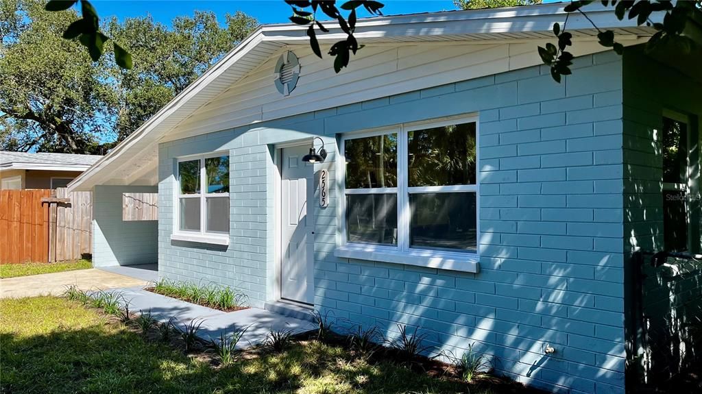 For Sale: $270,000 (3 beds, 2 baths, 1092 Square Feet)