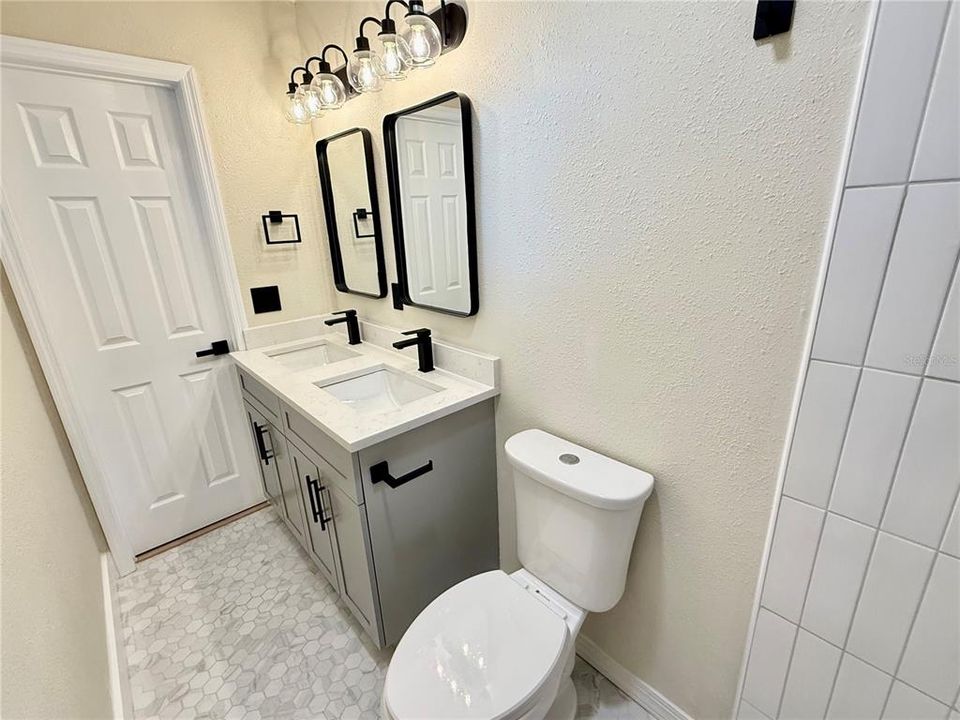 For Sale: $270,000 (3 beds, 2 baths, 1092 Square Feet)