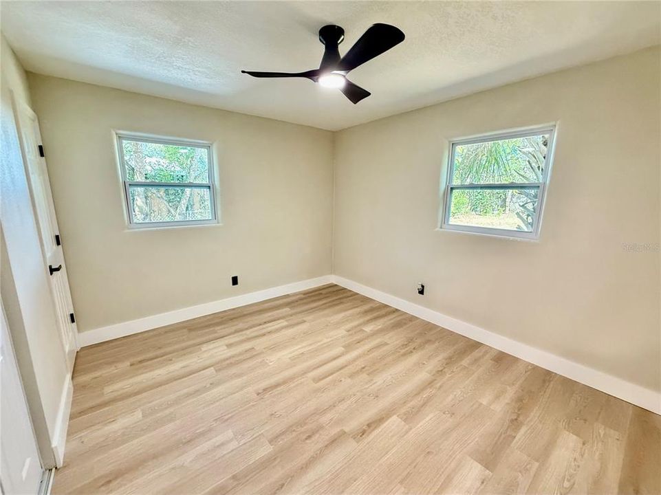 For Sale: $270,000 (3 beds, 2 baths, 1092 Square Feet)