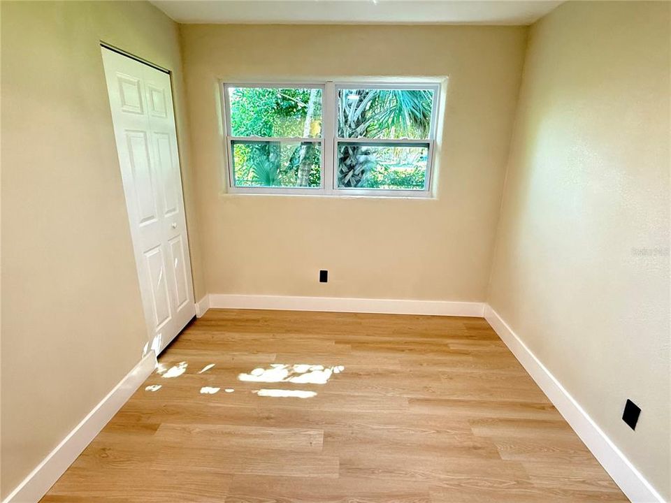 For Sale: $270,000 (3 beds, 2 baths, 1092 Square Feet)