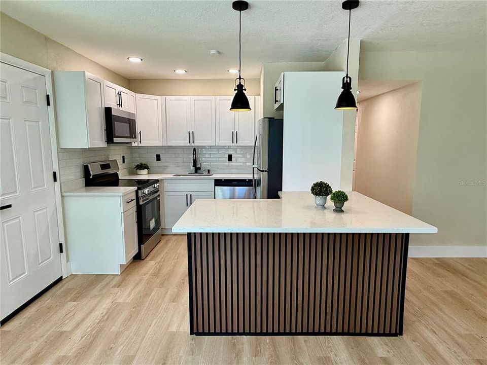 For Sale: $270,000 (3 beds, 2 baths, 1092 Square Feet)