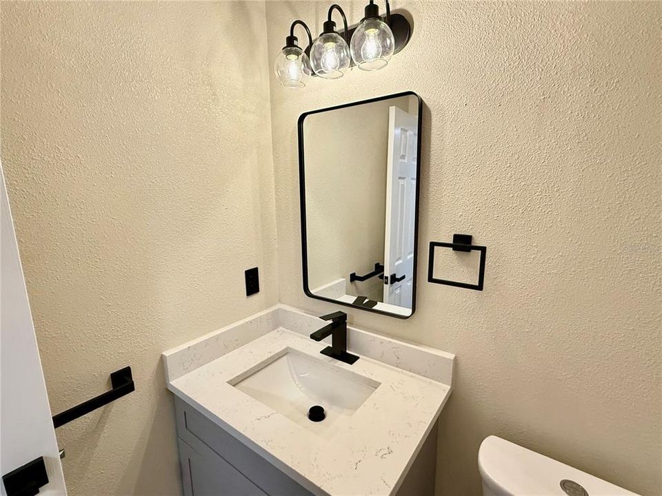 For Sale: $270,000 (3 beds, 2 baths, 1092 Square Feet)