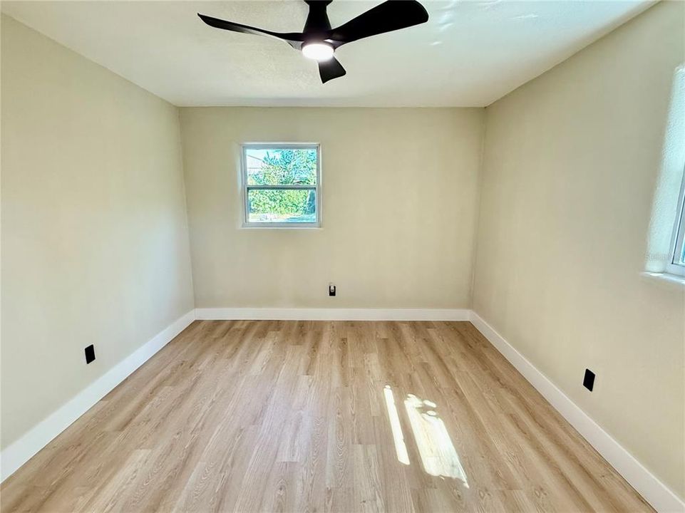 For Sale: $270,000 (3 beds, 2 baths, 1092 Square Feet)