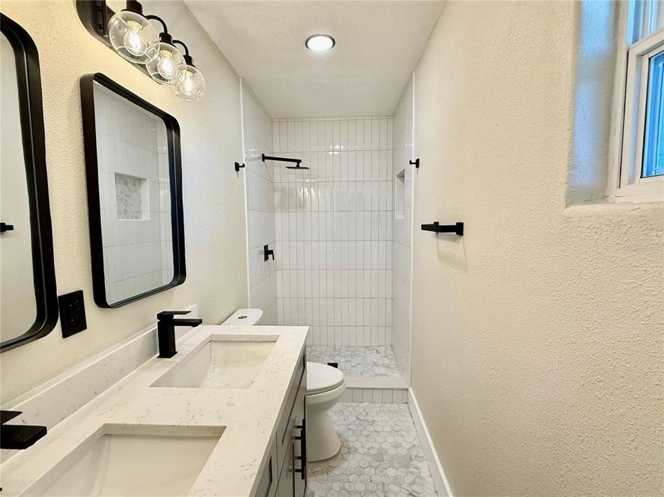 For Sale: $270,000 (3 beds, 2 baths, 1092 Square Feet)