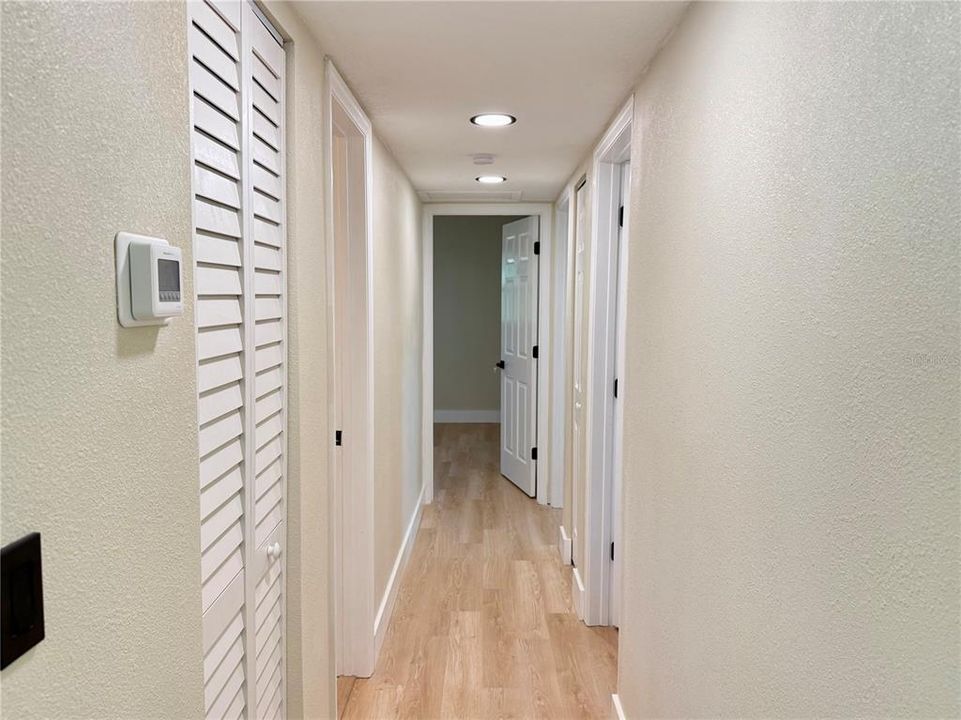 For Sale: $270,000 (3 beds, 2 baths, 1092 Square Feet)