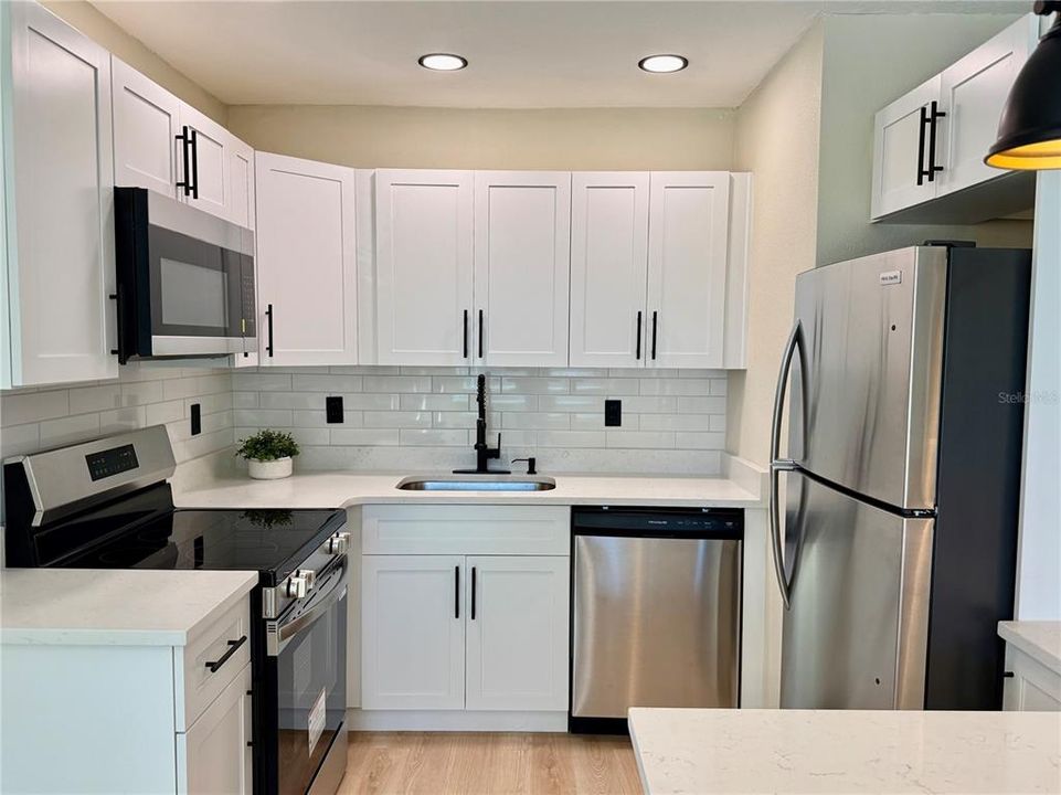 For Sale: $270,000 (3 beds, 2 baths, 1092 Square Feet)