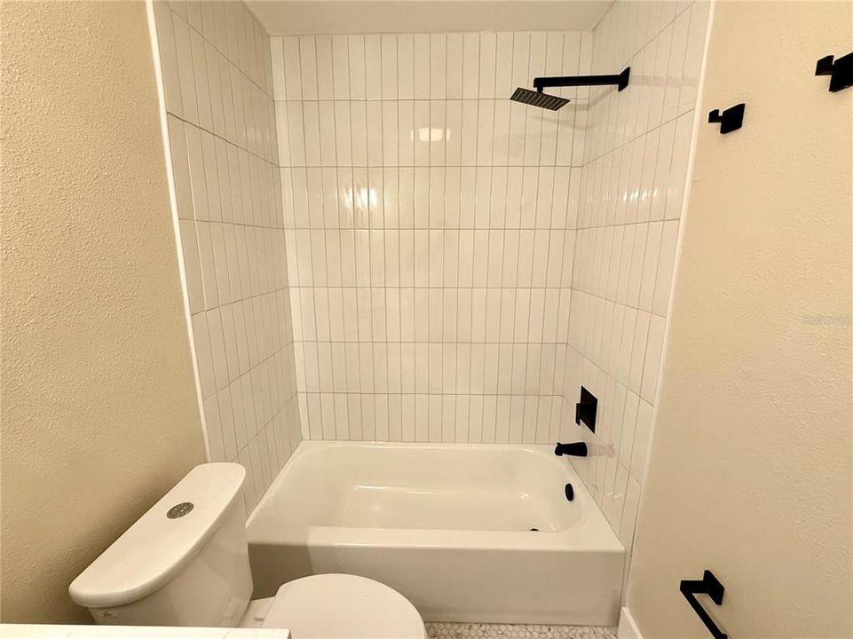 For Sale: $270,000 (3 beds, 2 baths, 1092 Square Feet)