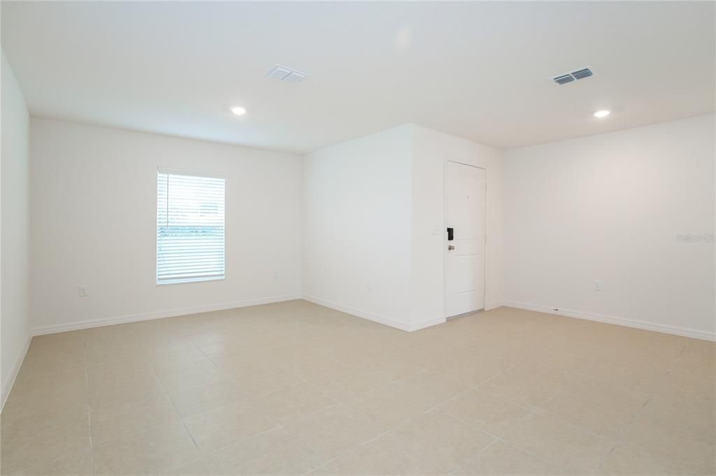 En Renta: $2,170 (4 camas, 2 baños, 1842 Pies cuadrados)