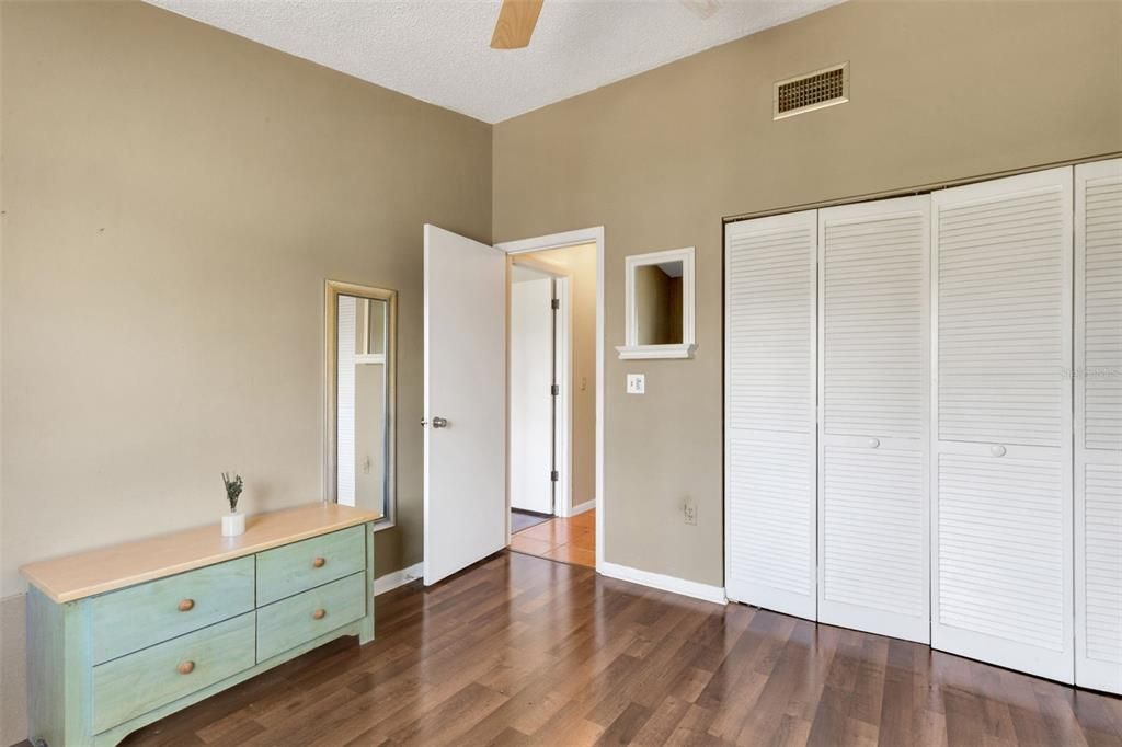 En Venta: $235,000 (2 camas, 2 baños, 1235 Pies cuadrados)