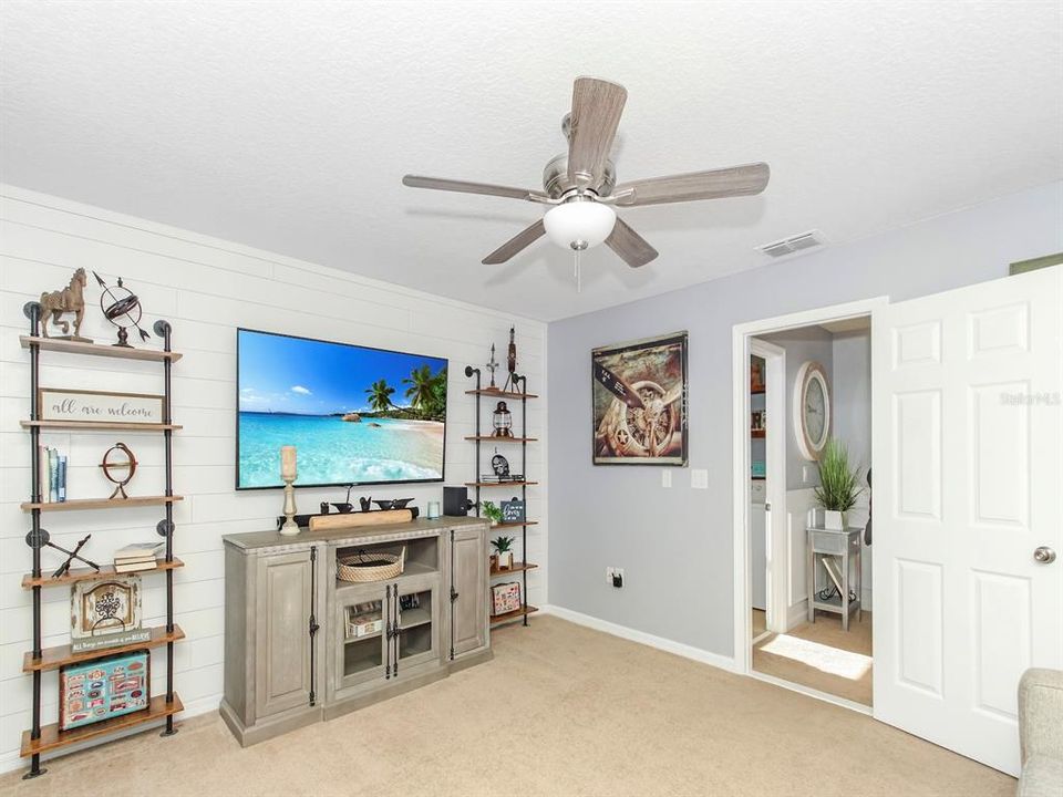 待售: $525,000 (4 贝兹, 2 浴室, 2280 平方英尺)