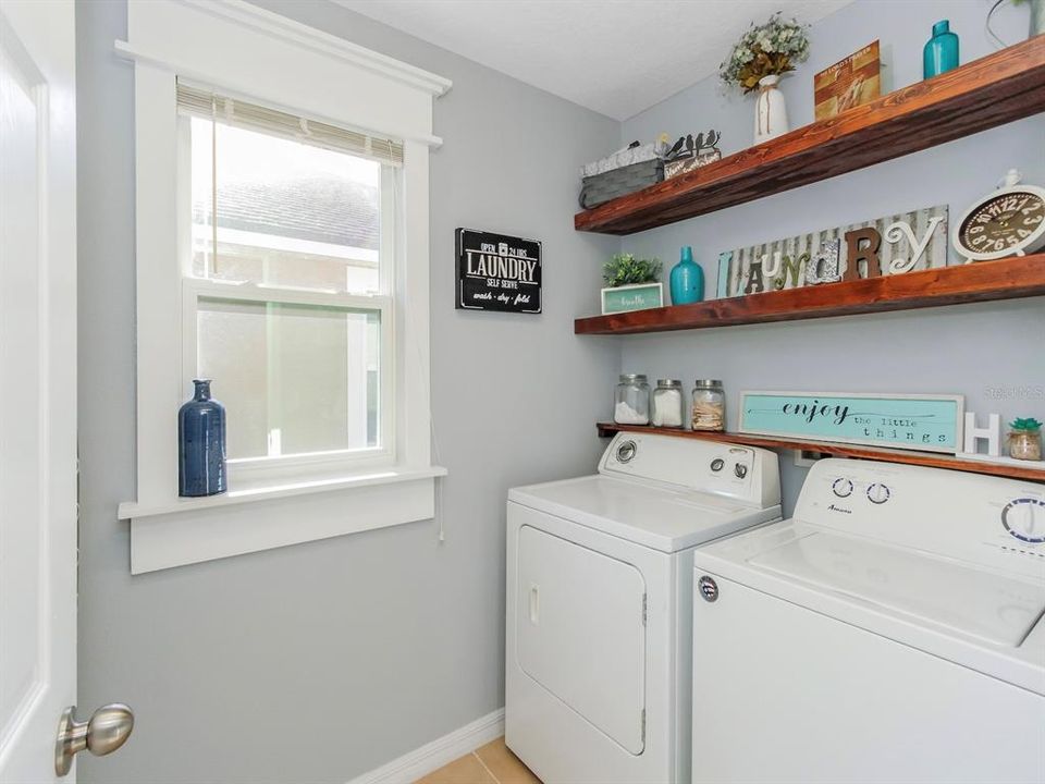 待售: $525,000 (4 贝兹, 2 浴室, 2280 平方英尺)