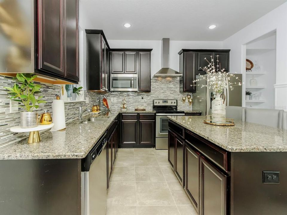 待售: $525,000 (4 贝兹, 2 浴室, 2280 平方英尺)