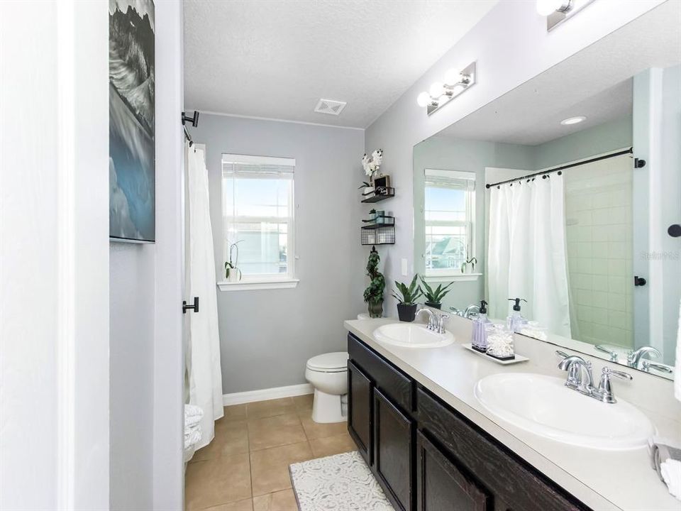 待售: $525,000 (4 贝兹, 2 浴室, 2280 平方英尺)