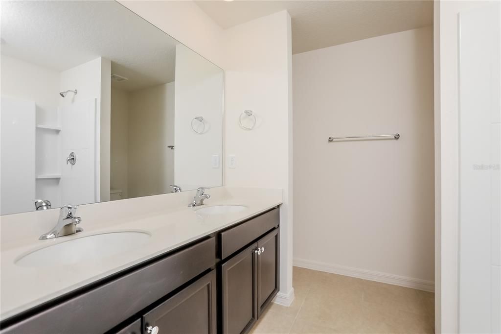 En Renta: $2,360 (5 camas, 3 baños, 1944 Pies cuadrados)