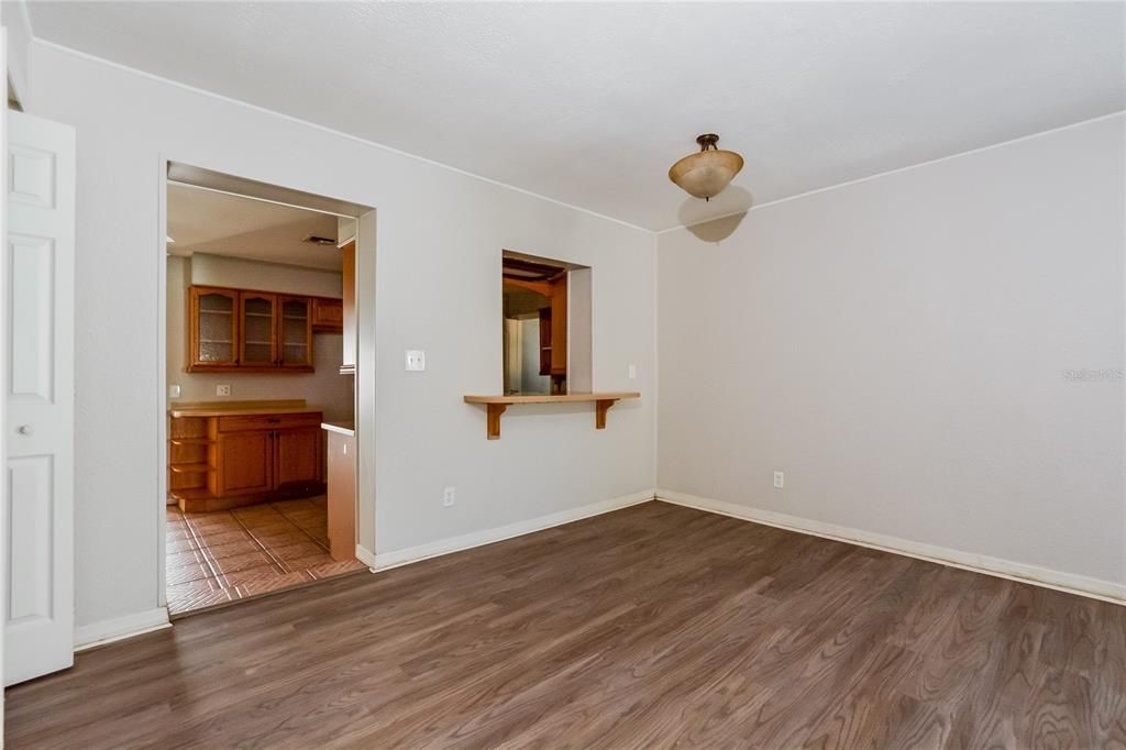 For Rent: $2,165 (4 beds, 2 baths, 2014 Square Feet)