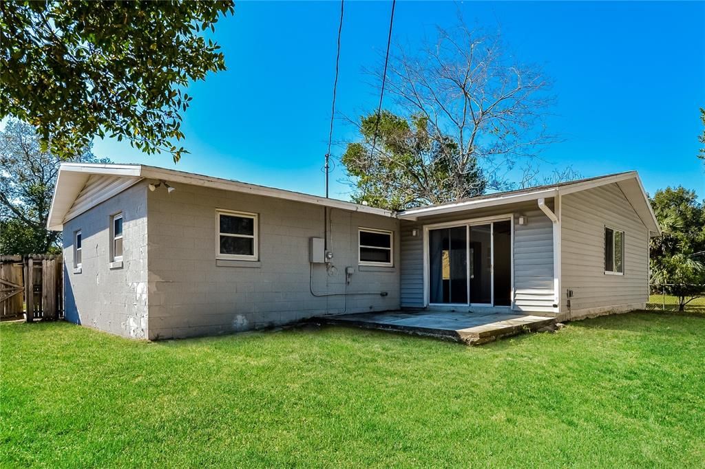 For Rent: $2,165 (4 beds, 2 baths, 2014 Square Feet)