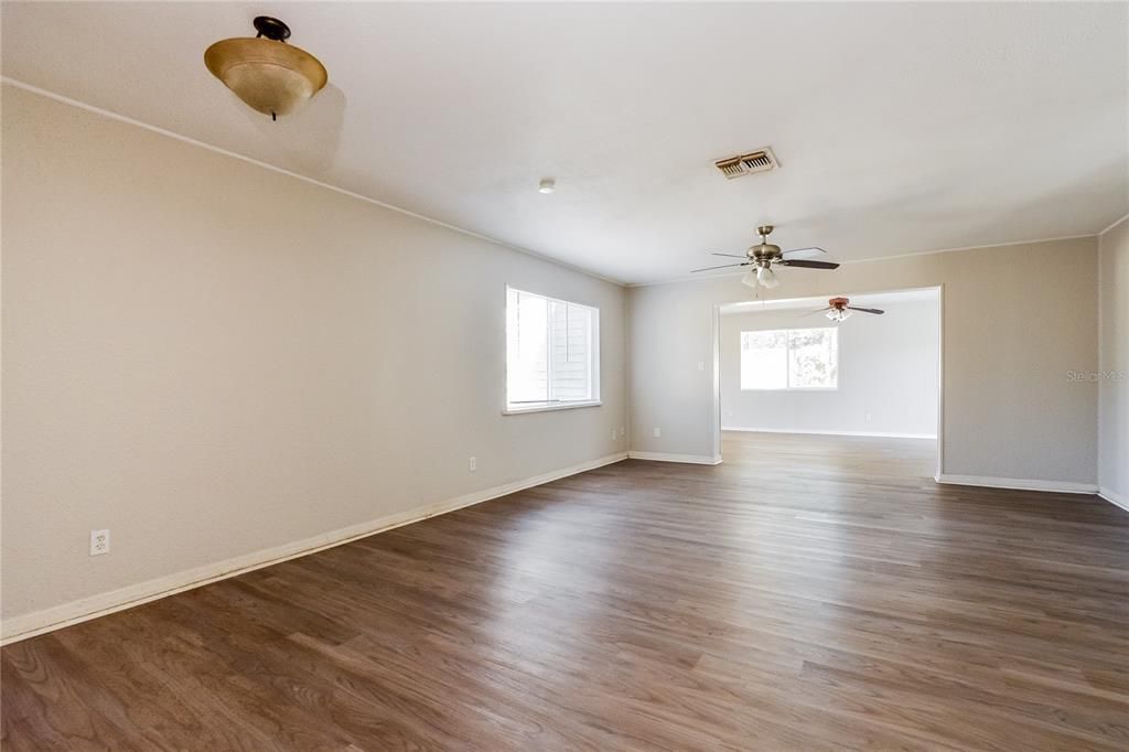 For Rent: $2,165 (4 beds, 2 baths, 2014 Square Feet)