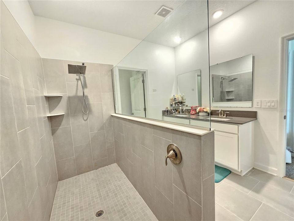 待售: $525,000 (4 贝兹, 3 浴室, 2571 平方英尺)