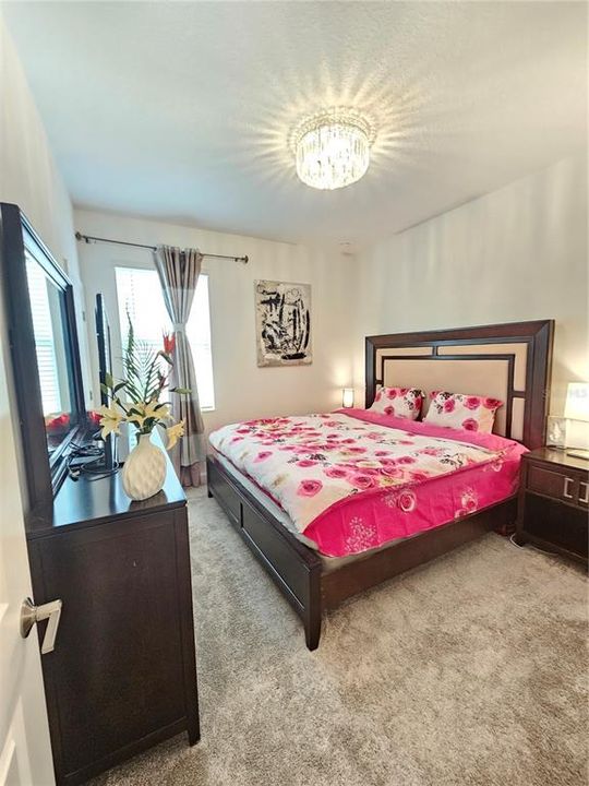 待售: $525,000 (4 贝兹, 3 浴室, 2571 平方英尺)