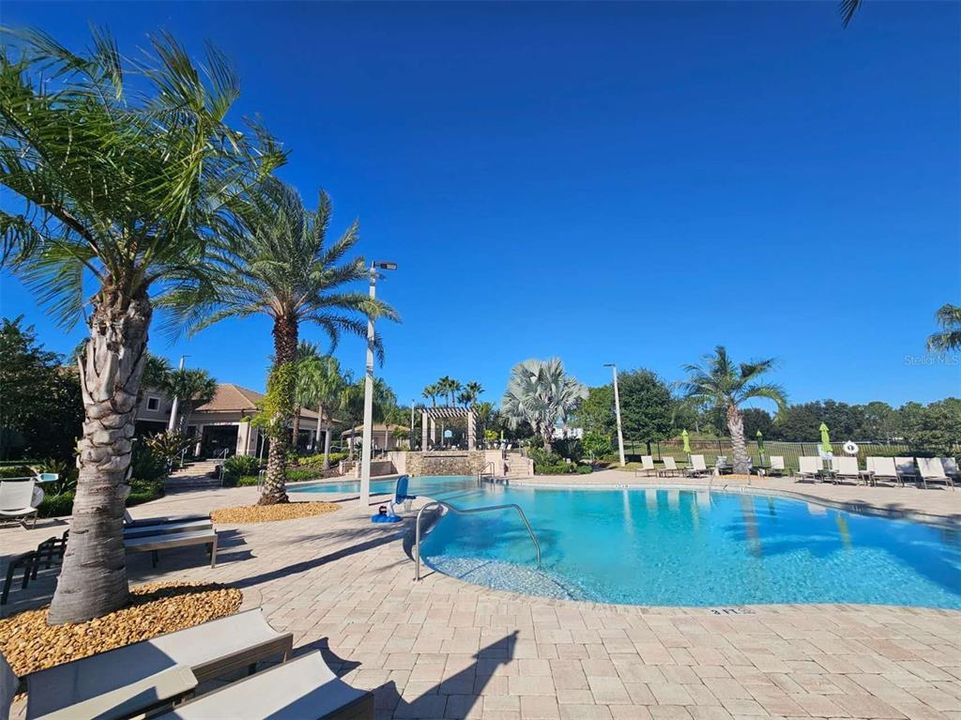 待售: $525,000 (4 贝兹, 3 浴室, 2571 平方英尺)