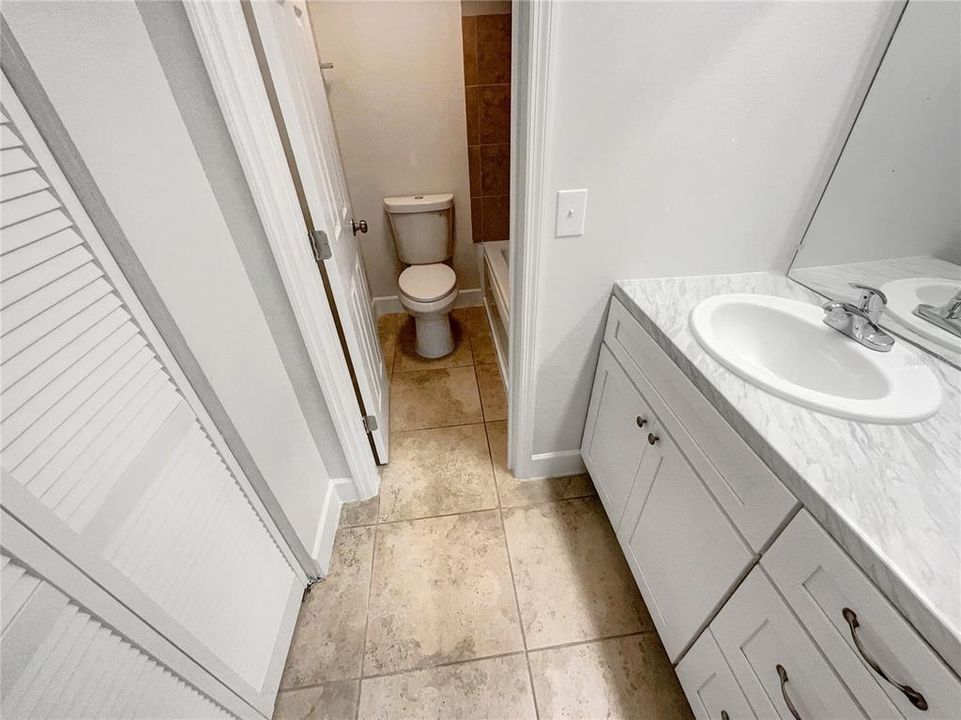 En Venta: $183,000 (2 camas, 2 baños, 1084 Pies cuadrados)