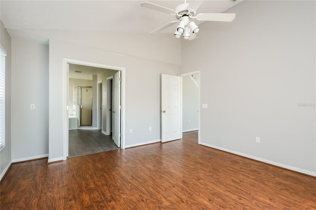 For Rent: $2,295 (4 beds, 2 baths, 2138 Square Feet)