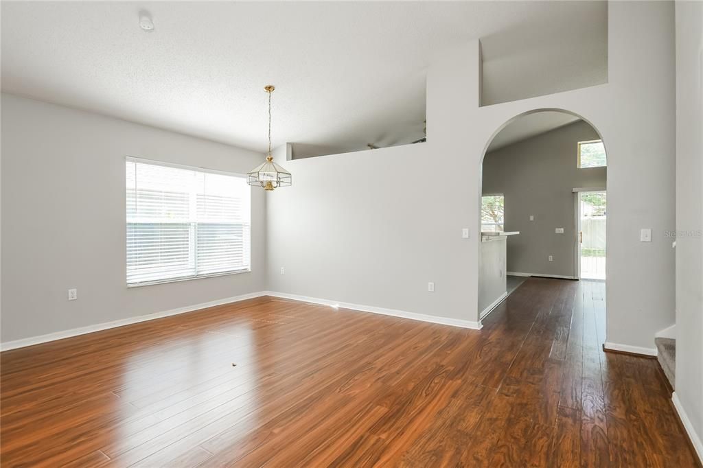 For Rent: $2,295 (4 beds, 2 baths, 2138 Square Feet)