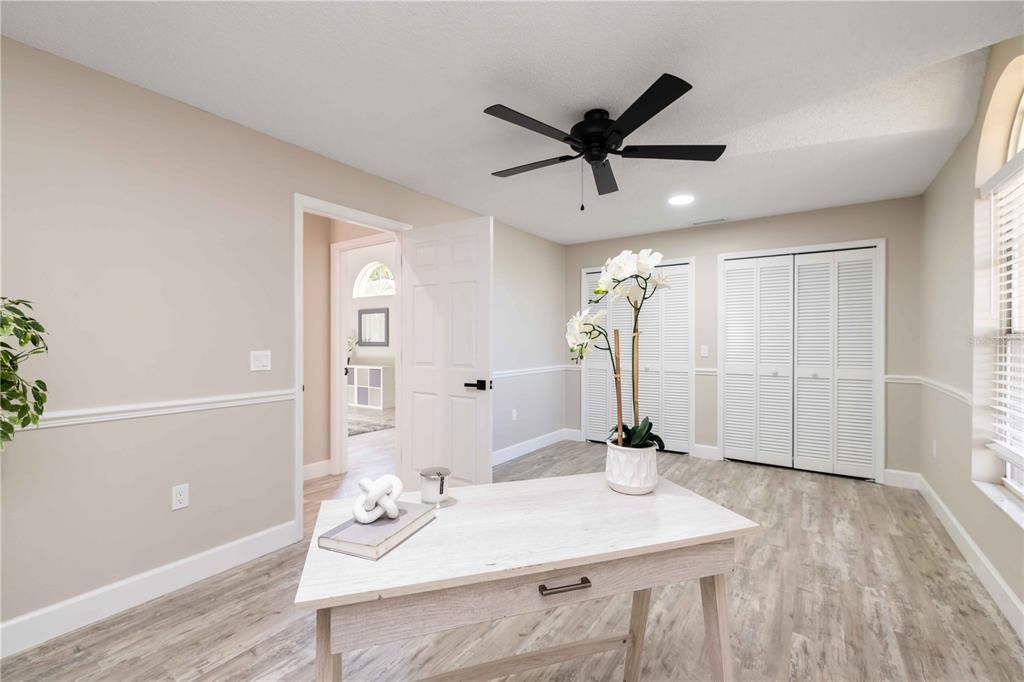 En Venta: $799,000 (4 camas, 2 baños, 3371 Pies cuadrados)