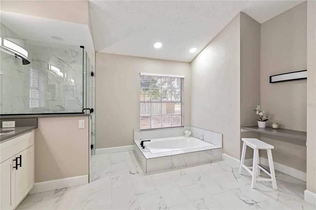 En Venta: $799,000 (4 camas, 2 baños, 3371 Pies cuadrados)