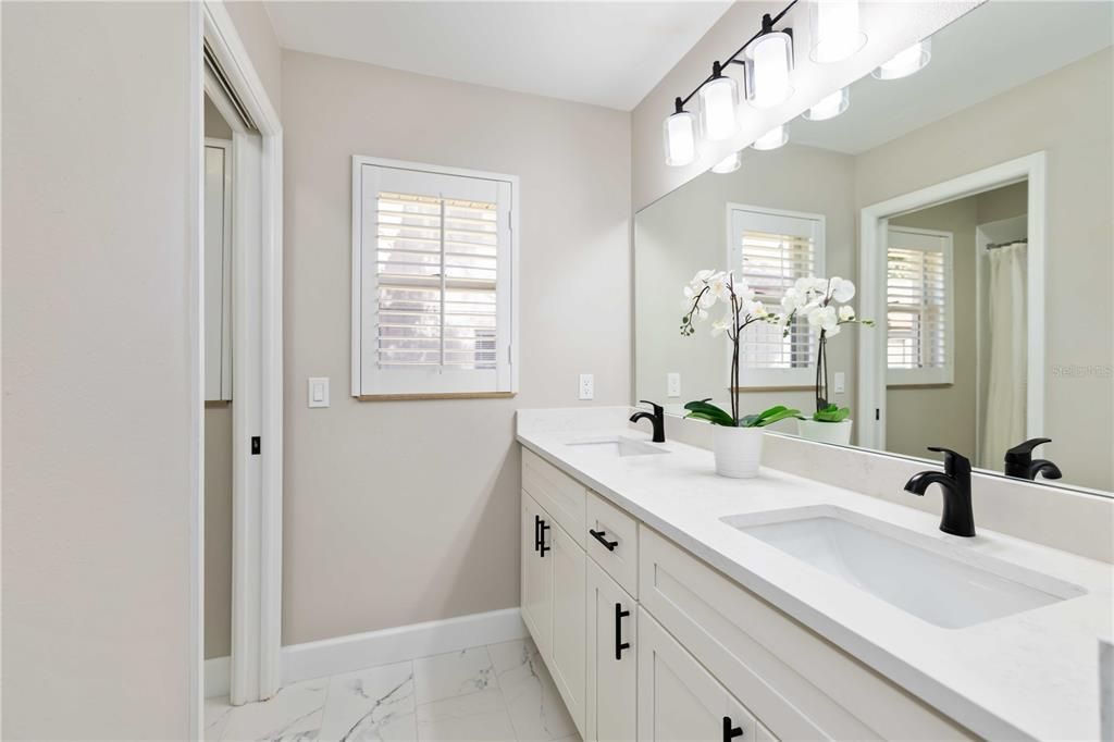 En Venta: $799,000 (4 camas, 2 baños, 3371 Pies cuadrados)