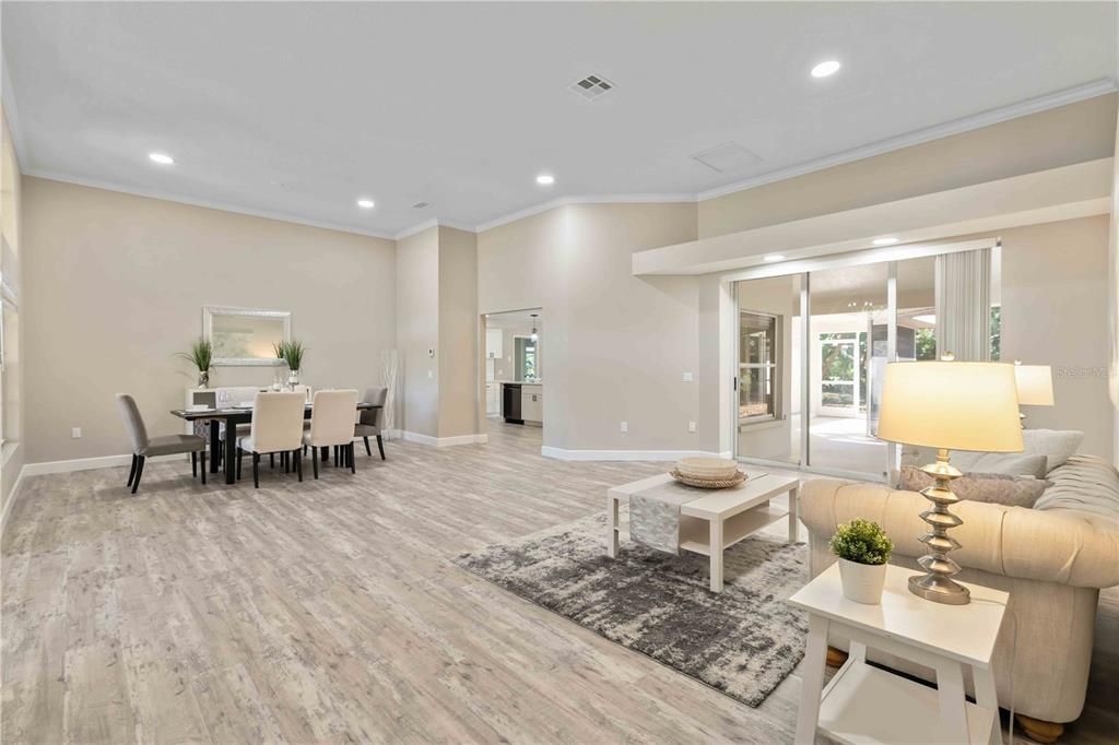 En Venta: $799,000 (4 camas, 2 baños, 3371 Pies cuadrados)