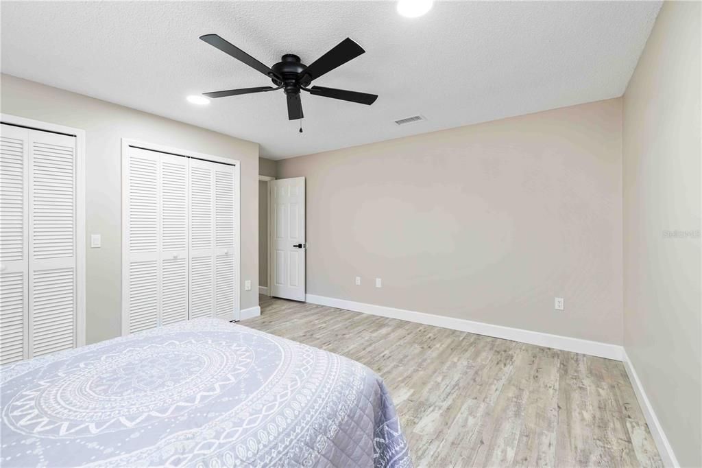 En Venta: $799,000 (4 camas, 2 baños, 3371 Pies cuadrados)