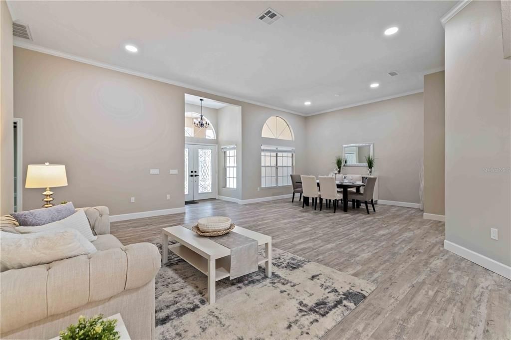 En Venta: $799,000 (4 camas, 2 baños, 3371 Pies cuadrados)