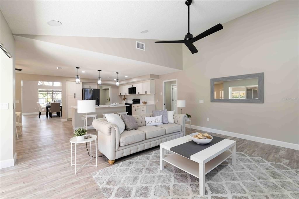 En Venta: $799,000 (4 camas, 2 baños, 3371 Pies cuadrados)