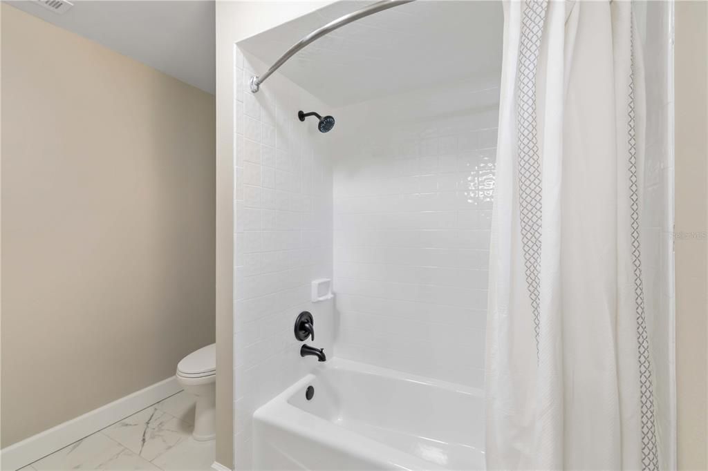 En Venta: $799,000 (4 camas, 2 baños, 3371 Pies cuadrados)