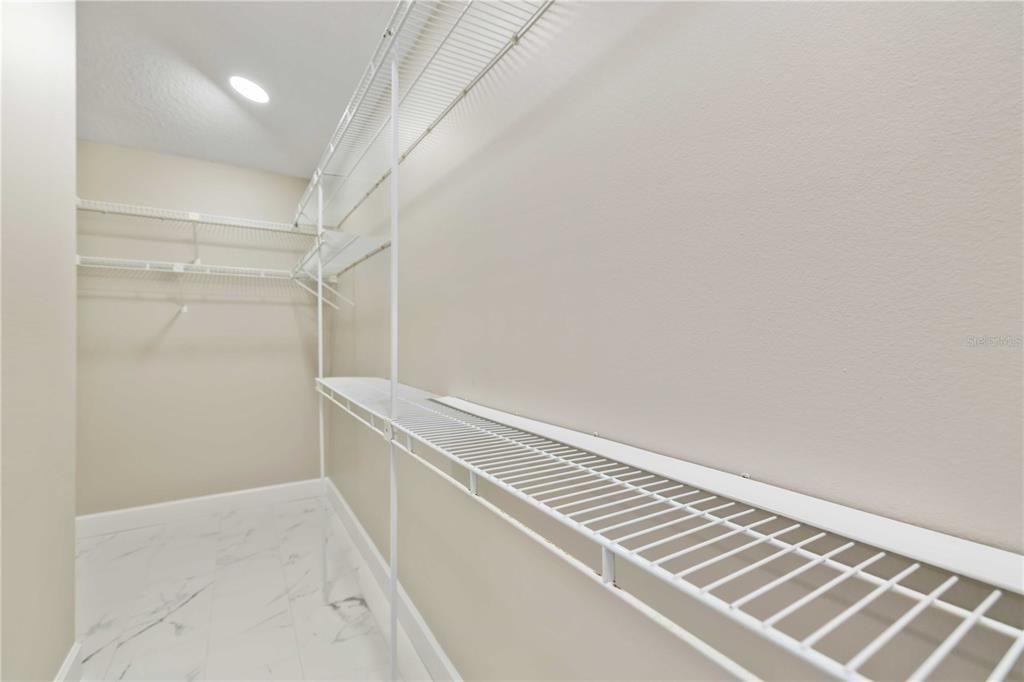 En Venta: $799,000 (4 camas, 2 baños, 3371 Pies cuadrados)